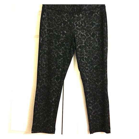 Grey and silver snake print capri legging