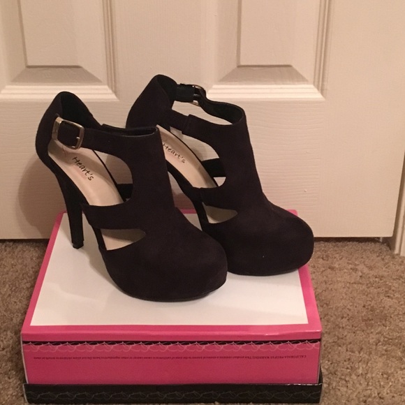 Black Suede Pumps