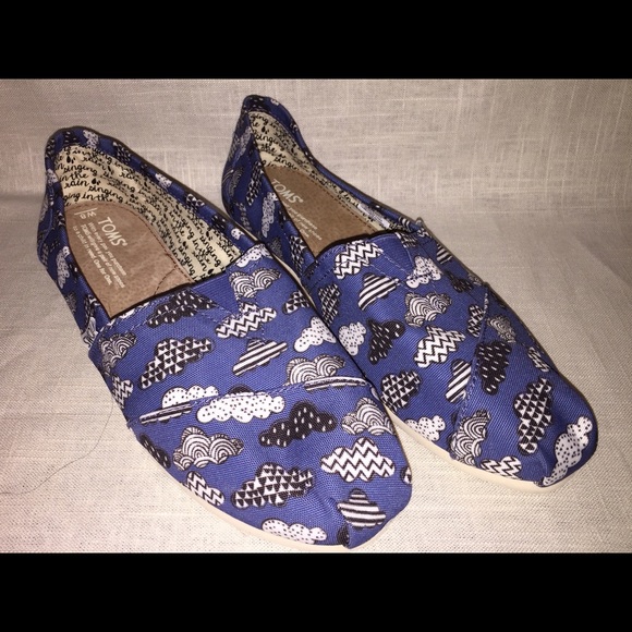 TOMS cloud print flats-brand new