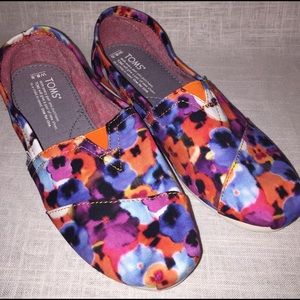 TOMS flower print flats-brand new