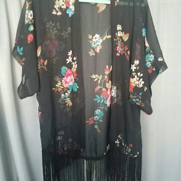 Floral kimono with fringe