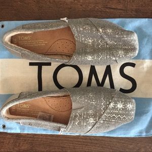 Brand new TOMS silver Aztec print flats