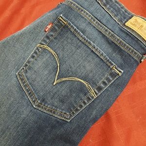 Levis