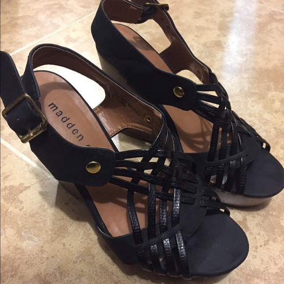 Madden Girl Wedges