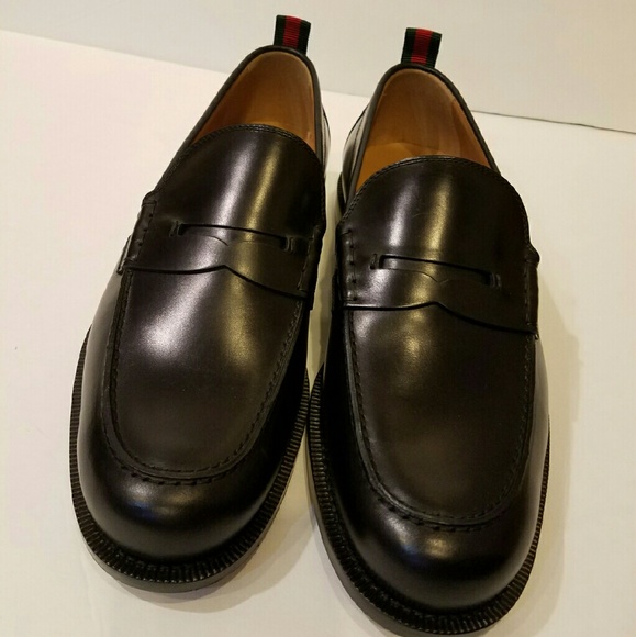 Mens size 8 Gucci loafers - Picture 2 of 4