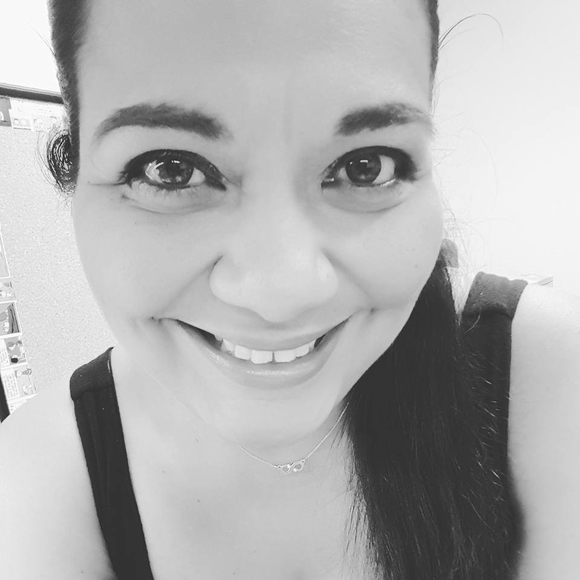 Meet your Posher, Yesenia