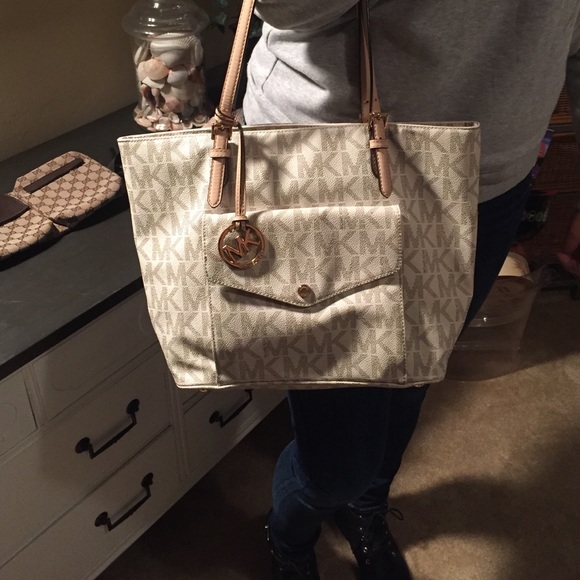 Michael Kors hand bag