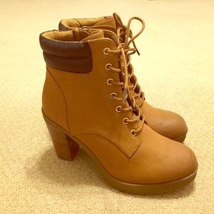 Brand new work boots with heel