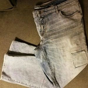 Old Navy distressed light wash jeans