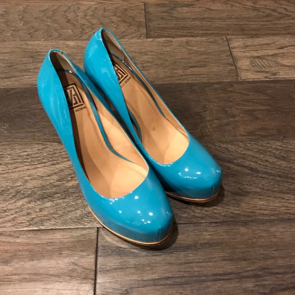 teal pumps size 8