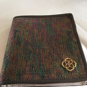 Kendra Scott travel jewelry case.