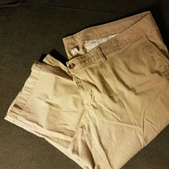 Old Navy cropped khakis