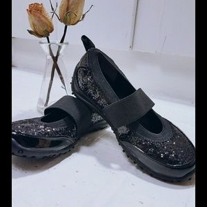 🌟NWOT Girls Sparkle Shoes🌟