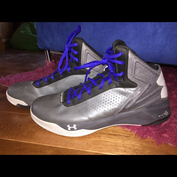 SOLD** Under Armour women's basketball shoes