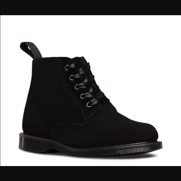 Dr. Martens Lana Velvet Boot