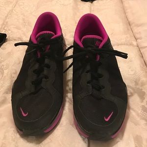 Nike woman's size 9 1/2 black and pink, no box