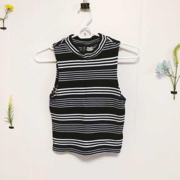 Hm mock neck top - Picture 1 of 1