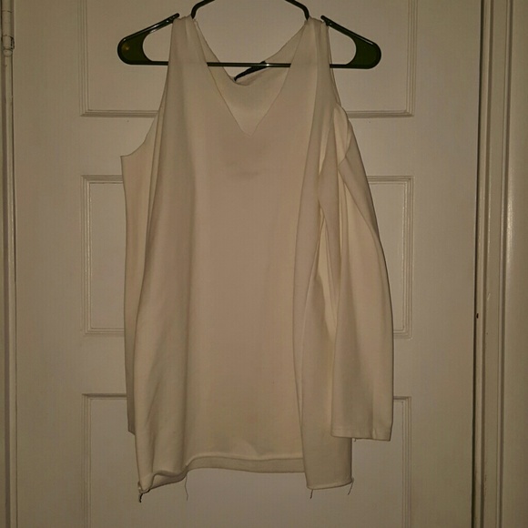 Cropped shoulders shirt