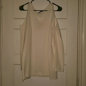 Cropped shoulders shirt