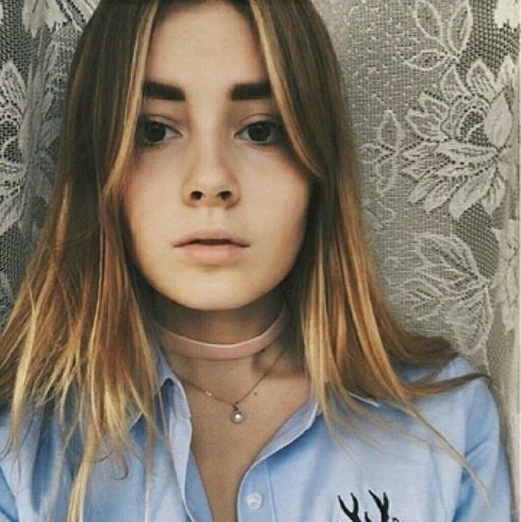 ASOS Blush Pink Velvet & Pearl Multirow Choker - Picture 4 of 6