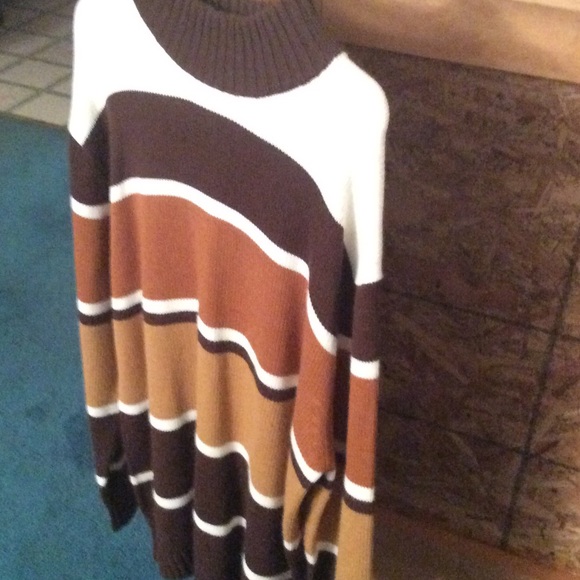 Men's sweater in new condition Large