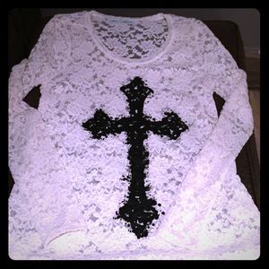 BEAUTIFUL LONG SLEEVED WHITE LACE TOP