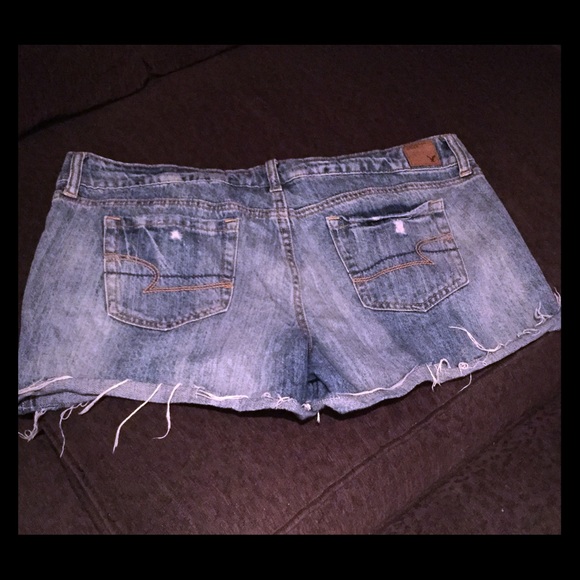 VERY CUTE AMERICAN EAGLE SHORTS