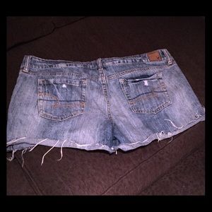 VERY CUTE AMERICAN EAGLE SHORTS