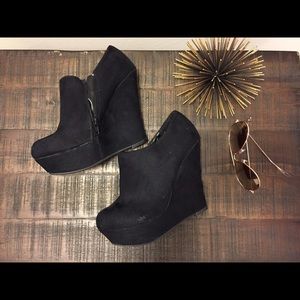 NWOT Mossimo Black Suede Wedges