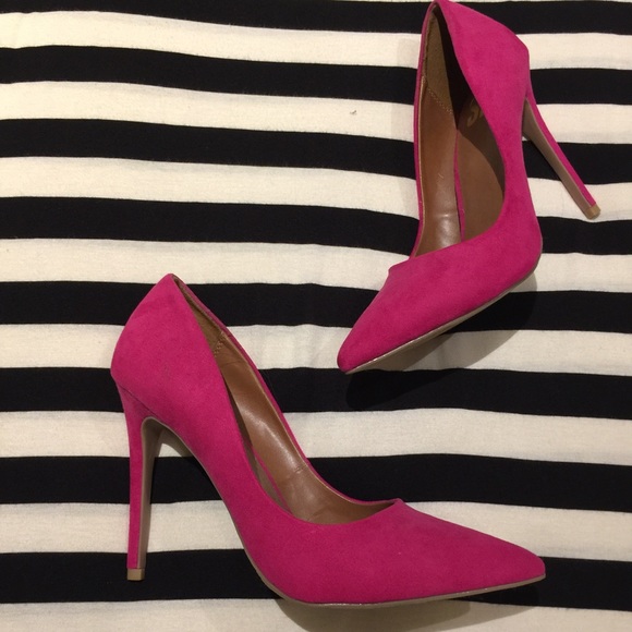 BEAUTIFUL PINK HEELS!!!