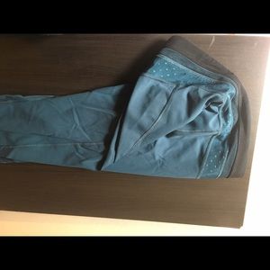 Lululemon crop size 6