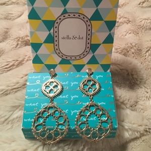 Stella & Dot Gold Valentina Chandelier Earrings