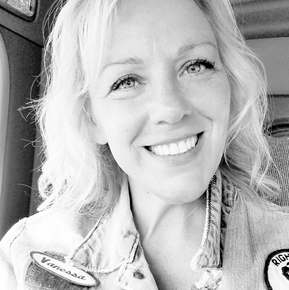 Meet your Posher, Vanessa - Picture 3 of 3