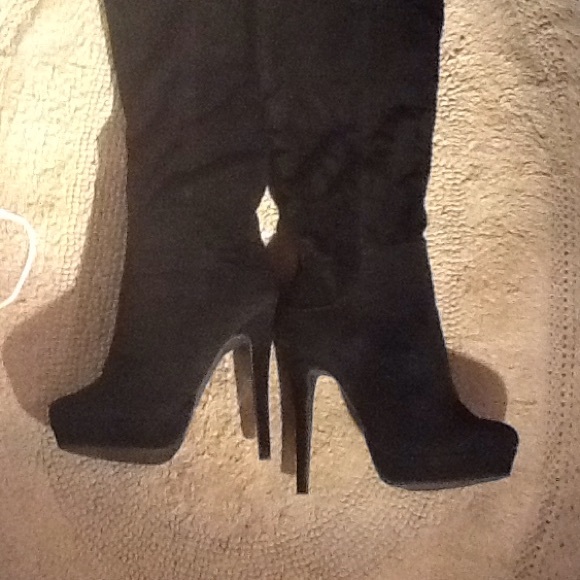 Never used  5" heel boots - Picture 2 of 2