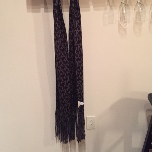 michael kors scarf