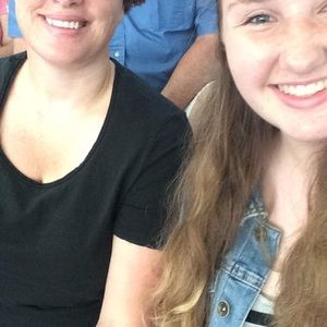 Meet your Posher, Lauren