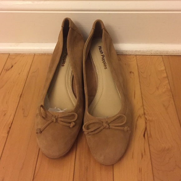 ⛔️SOLD⛔️NEW Hush Puppies Wedges Tan Size 7 - Picture 2 of 4