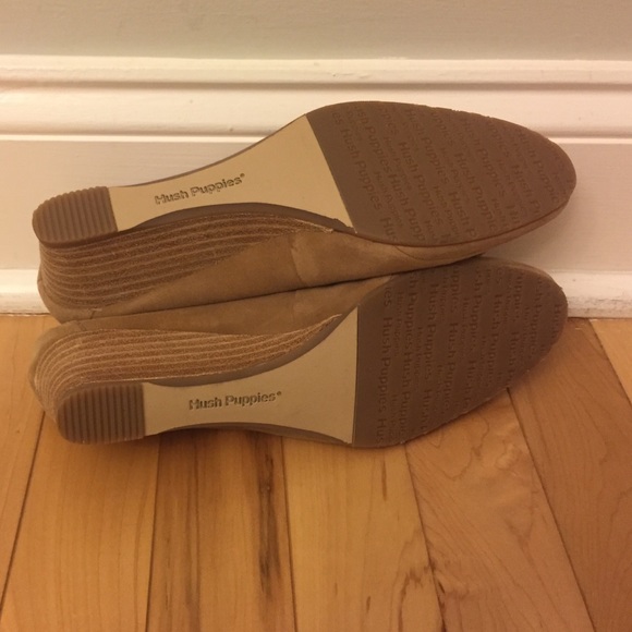 ⛔️SOLD⛔️NEW Hush Puppies Wedges Tan Size 7 - Picture 4 of 4