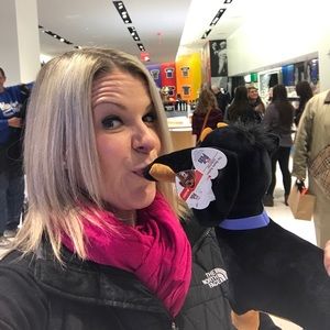 Meet your Posher, Lauren