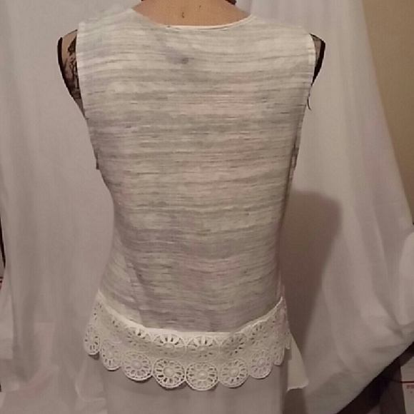 W5 rayon and polyester and lace top - Picture 2 of 4