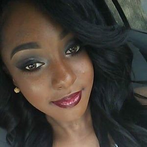 Meet your Posher, Destinee