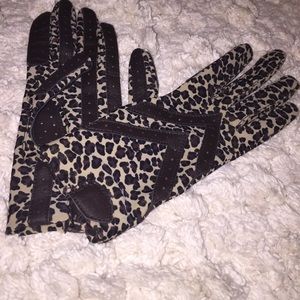 #HAPPYNEWYEAR 🎉🎉 leopard gloves