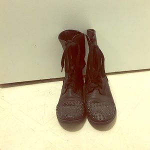 Combat boots