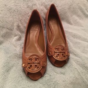 Tory Burch NIB Royal Tan "Amanda" Wedge 7.5
