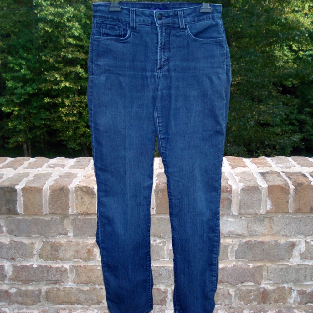 Not Your Daughter's Jeans (NYDJ) - Size 6