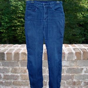 Not Your Daughter's Jeans (NYDJ) - Size 6