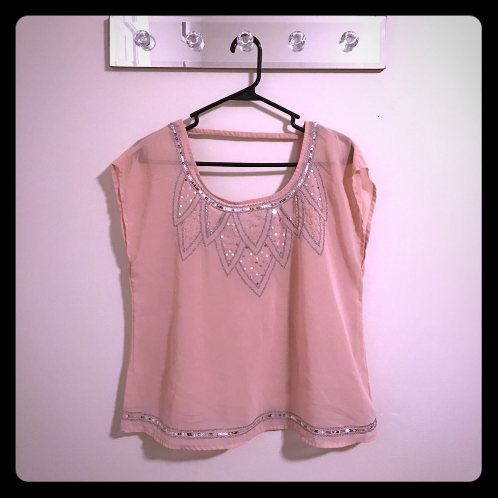 Decree blush top.