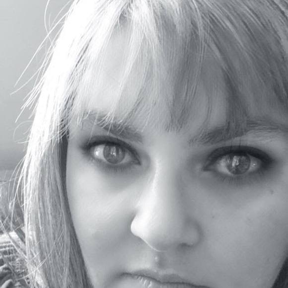 Meet your Posher, Amy - Picture 1 of 1