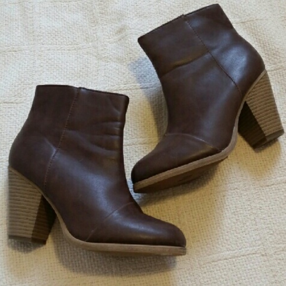 Brown Rampage ankle boots! <3 - Picture 2 of 3