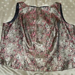 2 items bundles 30% off!   PARTY SLEEVELESS!